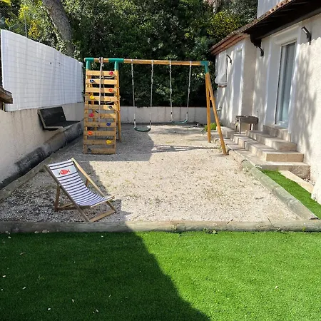 Familiale Avec Jardin Et Piscine, A 10 Min Des Plages Villa